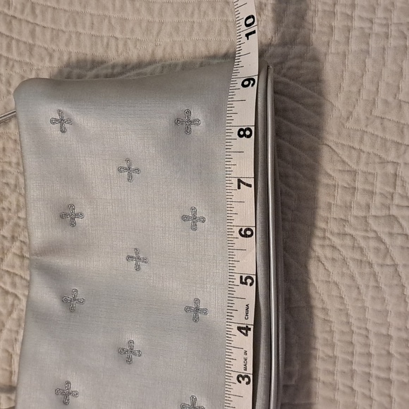 💜RARE Silver Satin Evening Bag - Picture 5 of 13